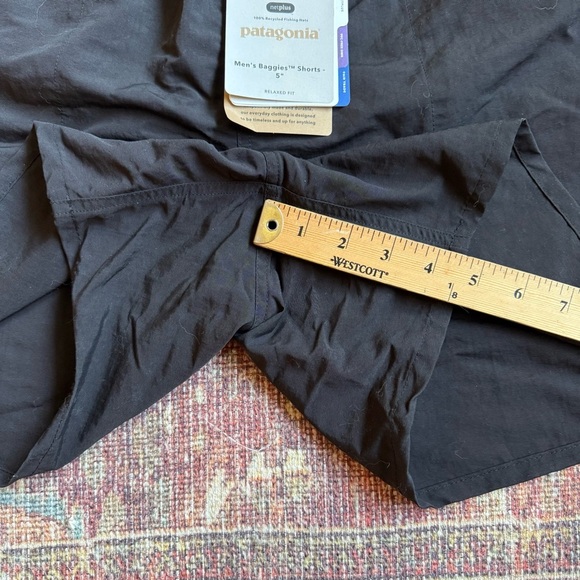 Patagonia Men's Baggies 5” Black Swim Shorts with nets XL NWT - Picture 4 of 10